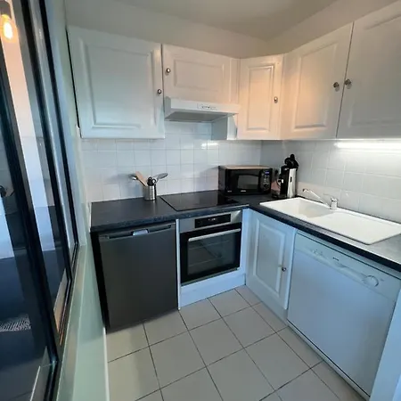 Restaurant Et Parking Privatif Lägenhet *