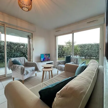 Restaurant Et Parking Privatif Lägenhet